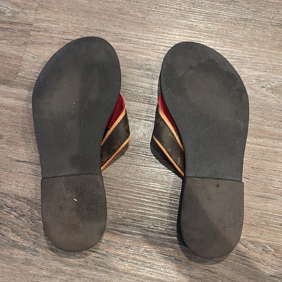 Custom-made Louis Vuitton sandal - Picture 5 of 5